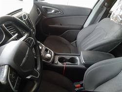 Chrysler 200